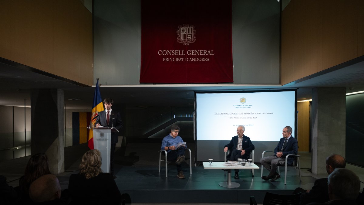 Un moment de la presentació del Manual.