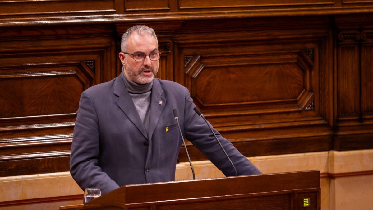 El diputat de Junts, Jordi Fàbrega, durant una sessió parlamentària