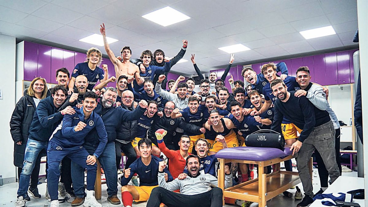 L’equip va celebrar al màxim el triomf a Valladolid.