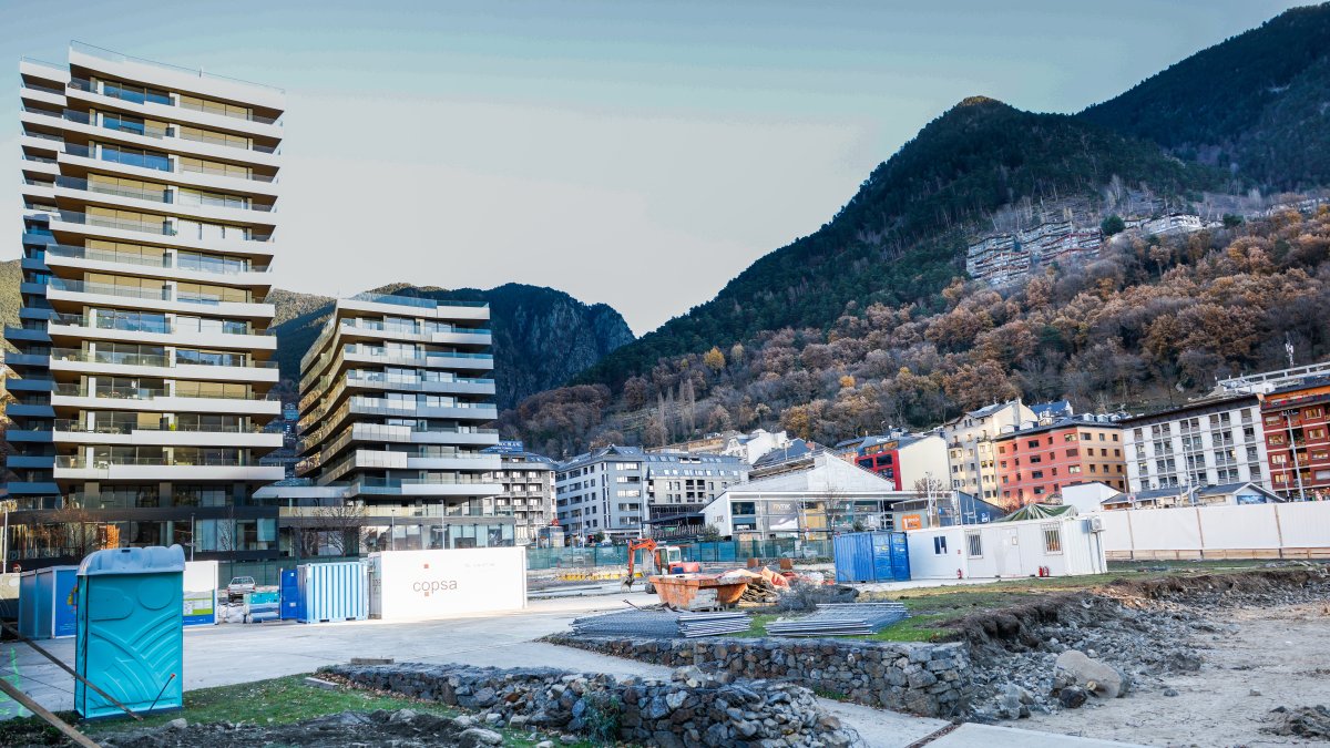 El terreny ja està preparat per començar les obres de construcció del les tres noves torres.