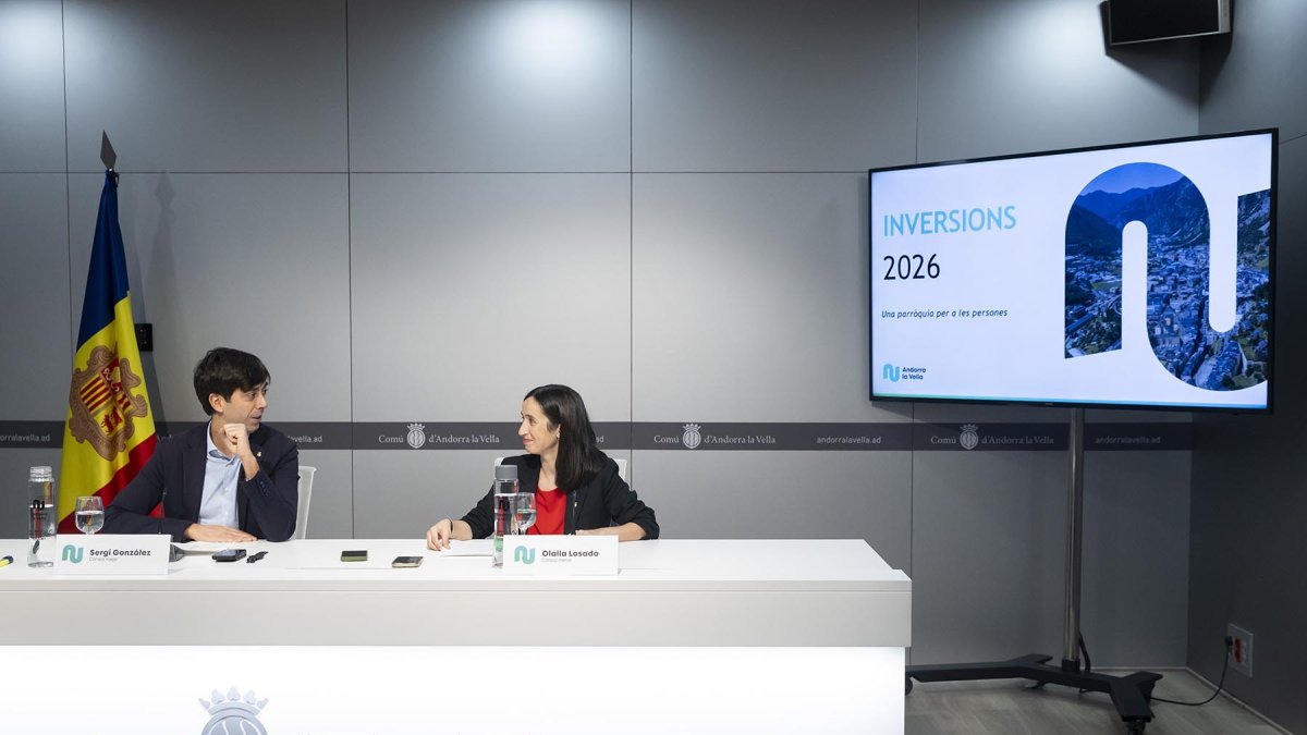 Els cònsols presentant els pressupost d'inversions del comú per l'any 2026.