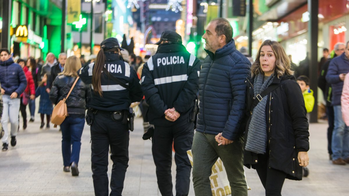 Uns policies per l’avinguda Meritxell.