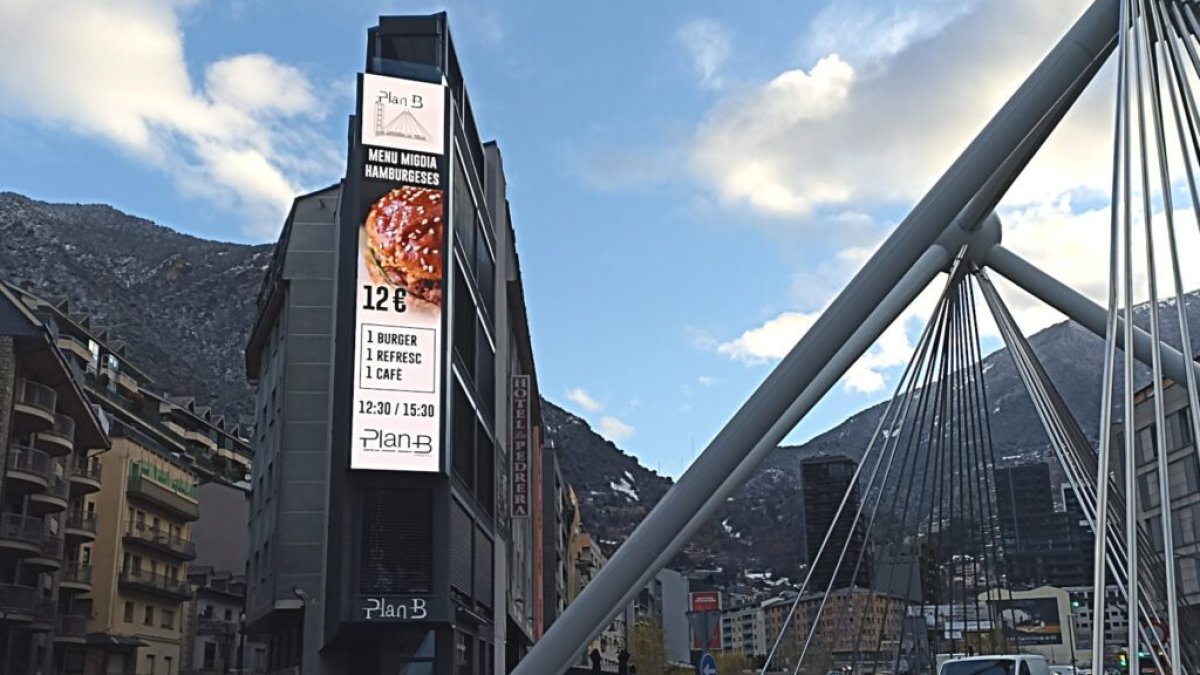 Una pantalla led a Andorra la Vella.
