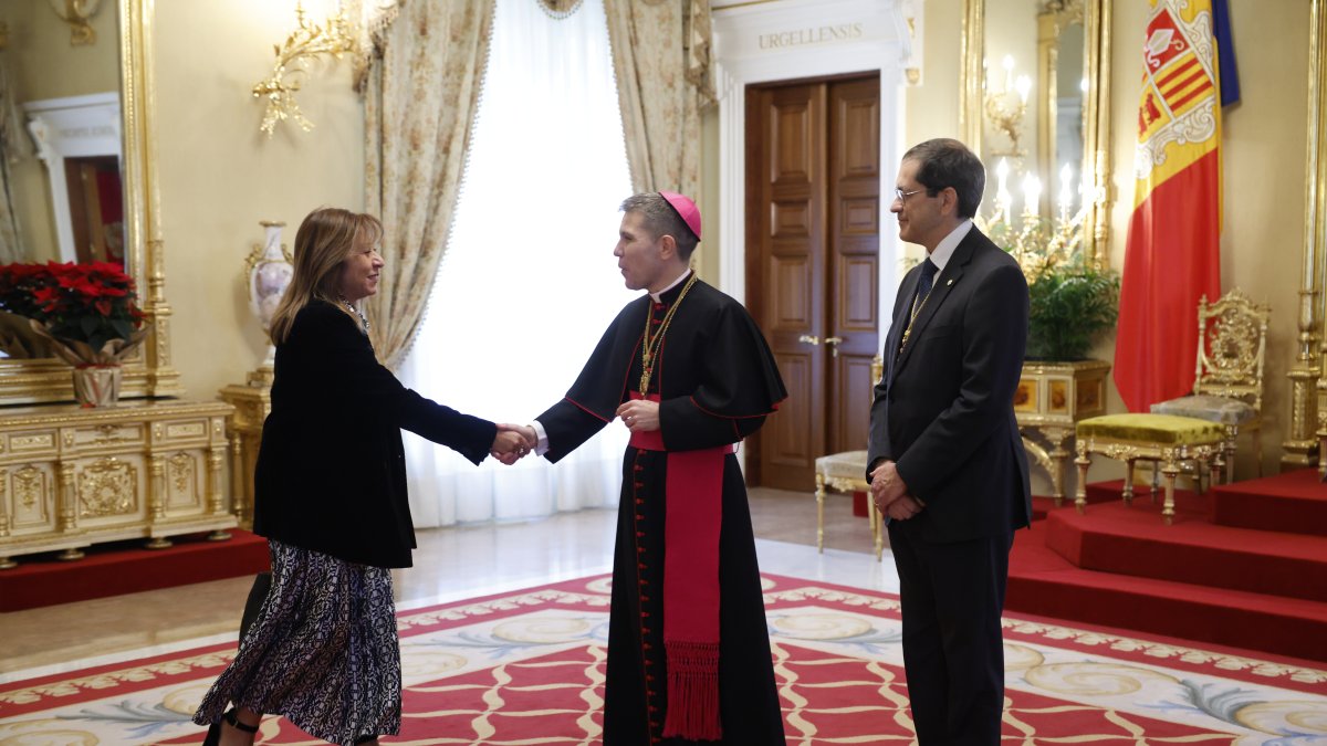 La ministra d'Habitatge, Conxita Marsol, en la recepció de Nadal del Copríncep episcopal aquest migdia