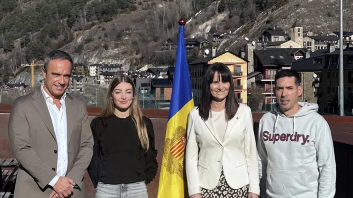 Naiara Liñán i Diego Ortigoza amb les autorizas