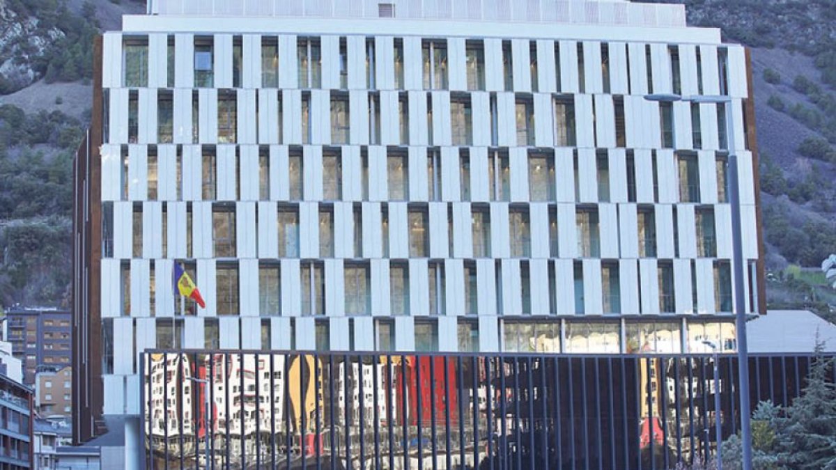 Façana de la seu de la Justícia.