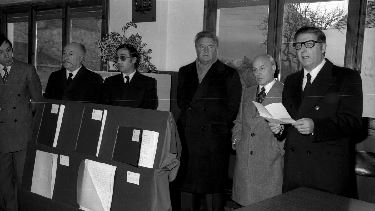 Julià Reig pronunciant el discurs inaugural el 1975.