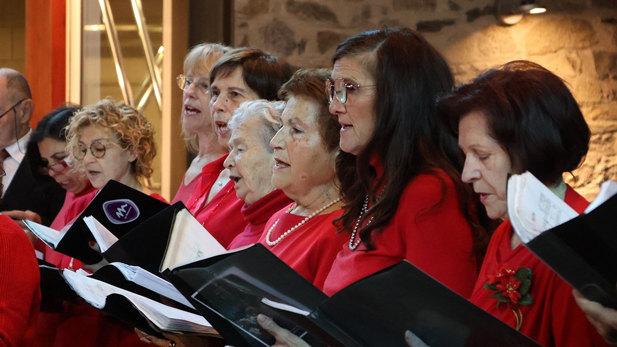 Les corals d’Encamp i la Massana donen la benvinguda al Nadal.