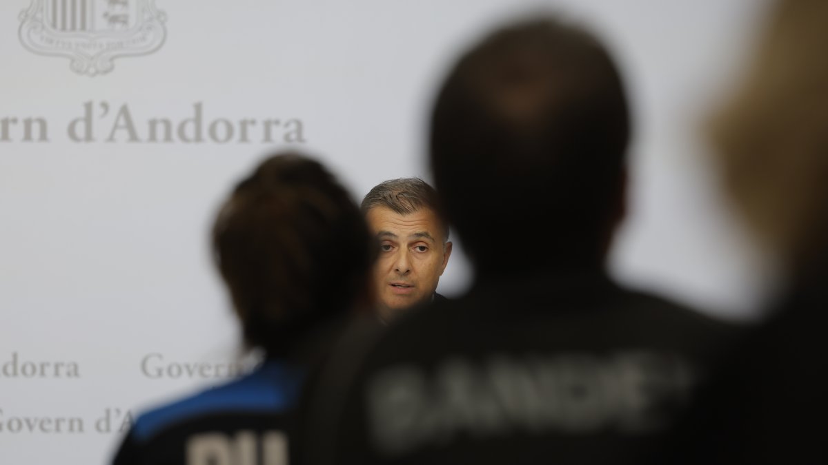 Rossell en una de les negociacions sindicals.