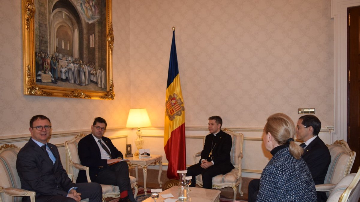 Rebuda al representant del Copríncep francès