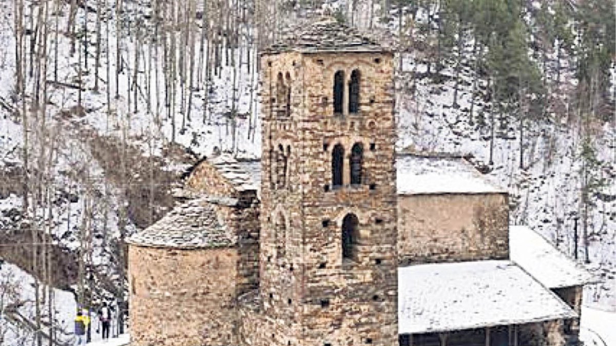 L’església de Sant Joan de Caselles.