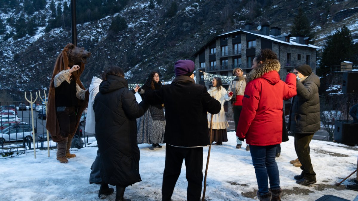 L'ossa també fa ballar Canillo