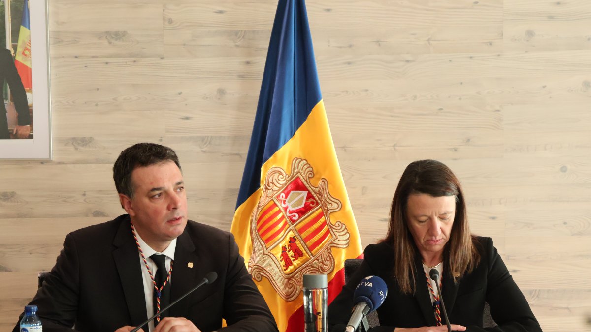 La cònsol major d'Ordino, Maria del Mar Coma, i el cònsol menor, Eduard Betriu.