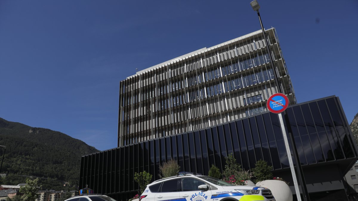 Façana de la seu de la Justícia.