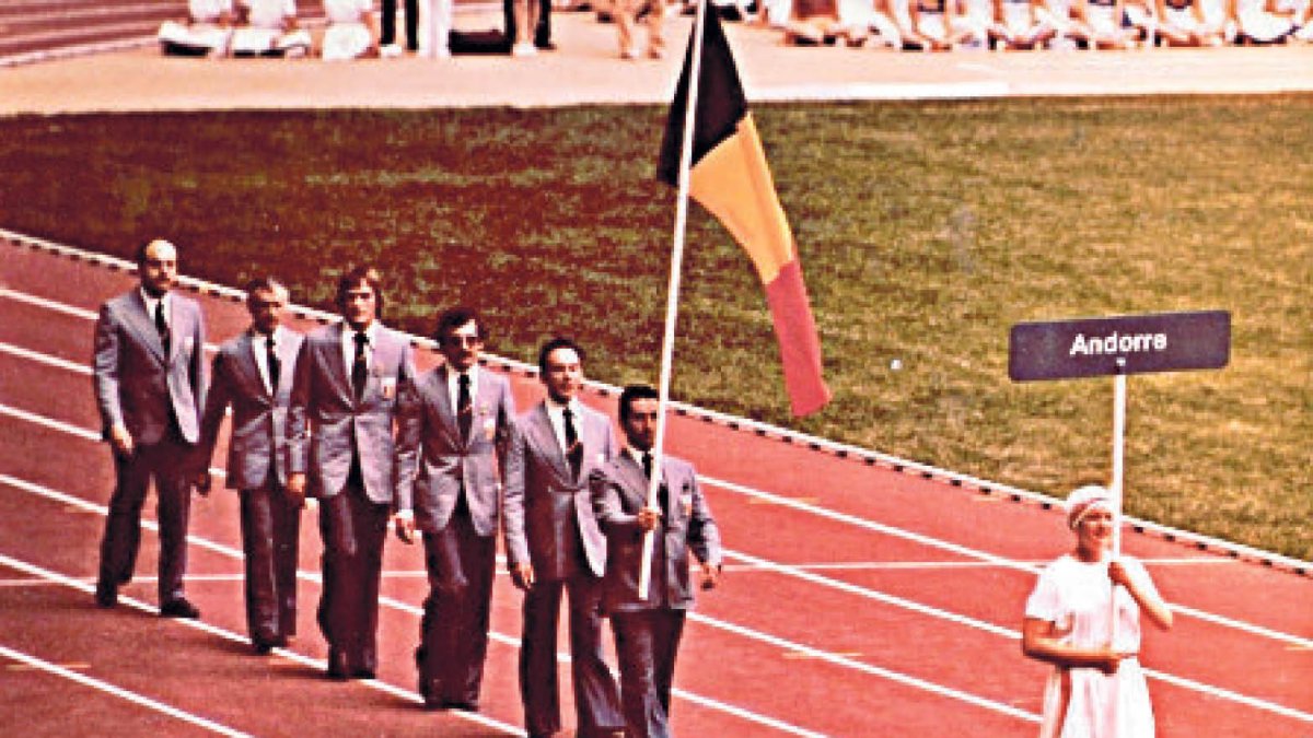 La delegació andorrana desfilant als Joc Olímpics de Mont-real, el 1976.