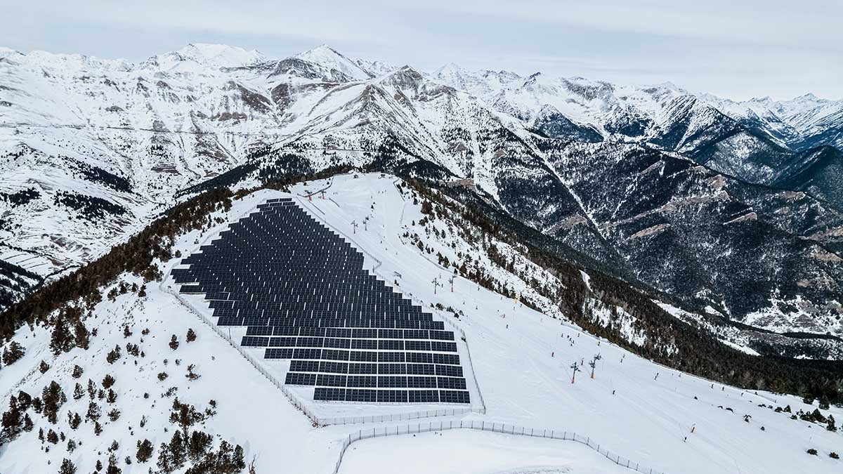 La infraestructura del parc solar del planell de la Tosa.