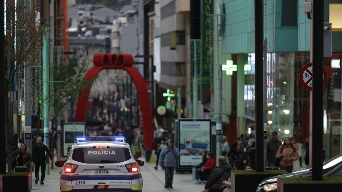 Vehicle de la policia a Andorra la Vella.