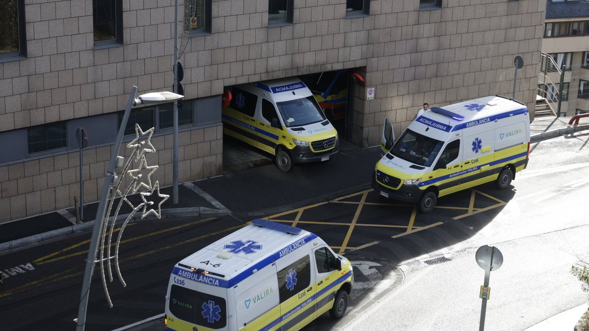 Ambulàncies ahir al servei d'Urgències de l'hospital Nostra Senyora de Meritxell d'Andorra