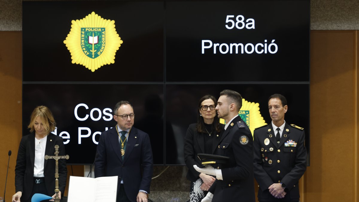 La ministra Ester Molné, en l'acte de jurament de la 58 promoció de policies, avui.