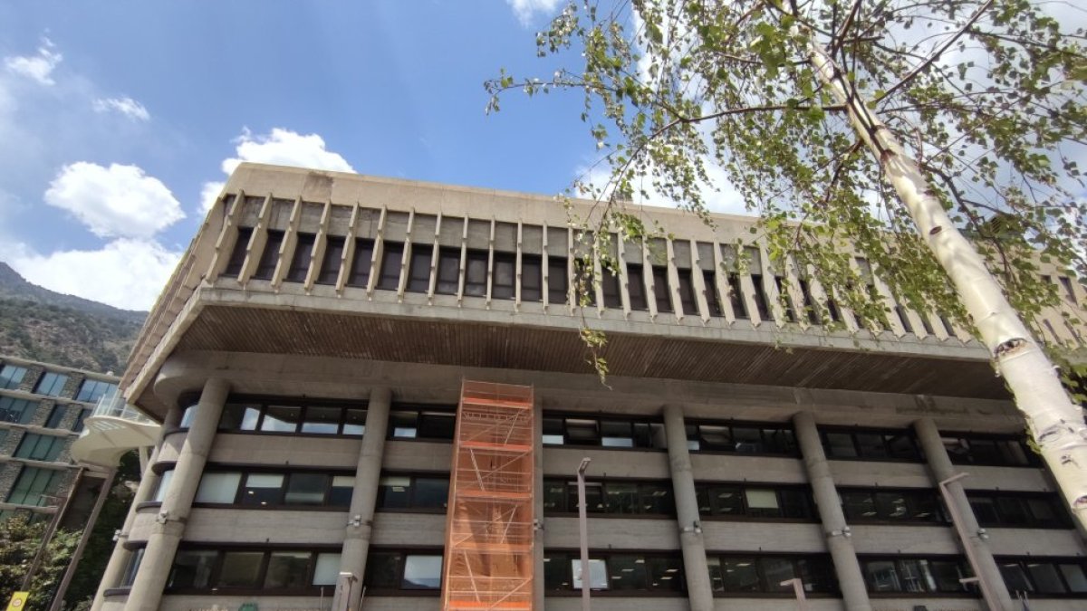 L’edifici administratiu del Govern.