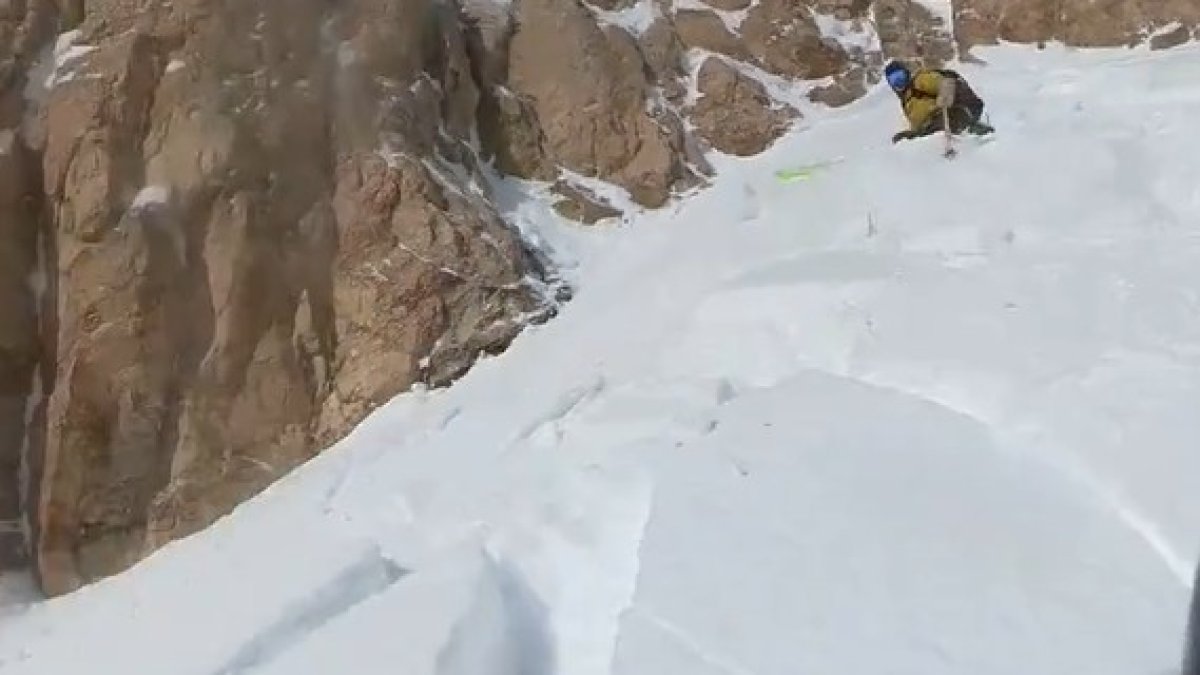 Tres snowboarders són arrossegats per una allau a una estació d'esquí de Califòrnia.