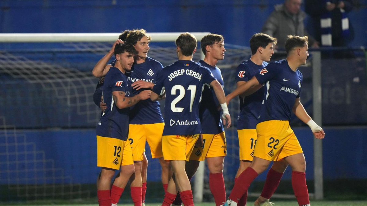Els jugadors de l'FC Andorra celebrant un dels gols.