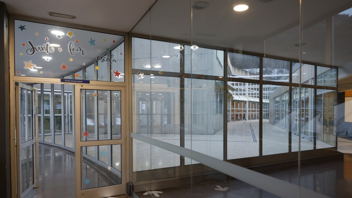 Accés a la llar d’infants dels Serradells.