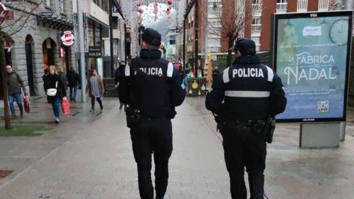 Agents de policia.