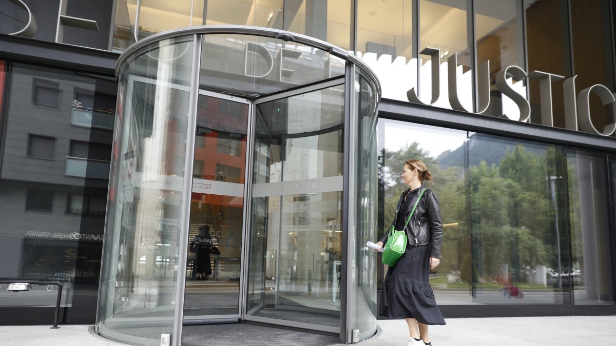 La degana dels advocats, Sònia Baixench..