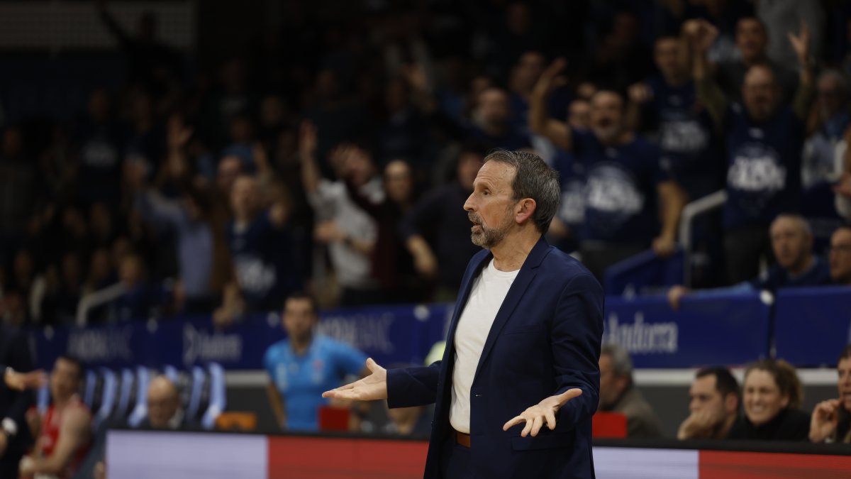 El tècnic català, al duel davant del Breogán al Pavelló Toni Martí.