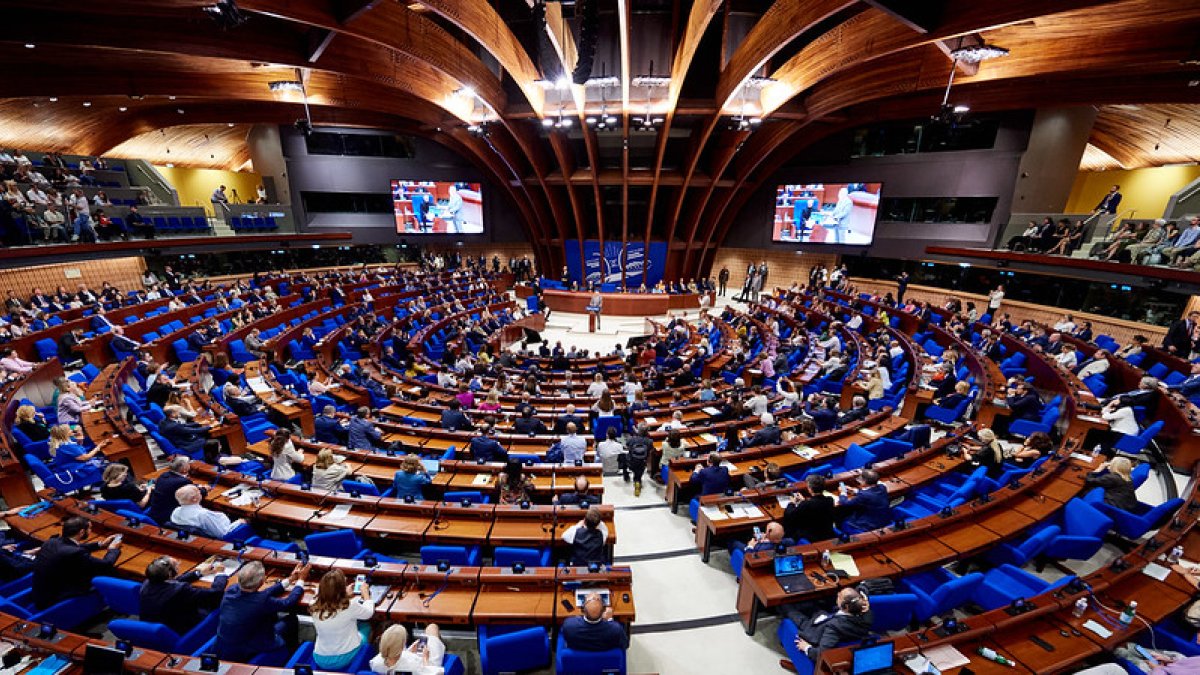 Una sessió plenària anterior de l'APCE.