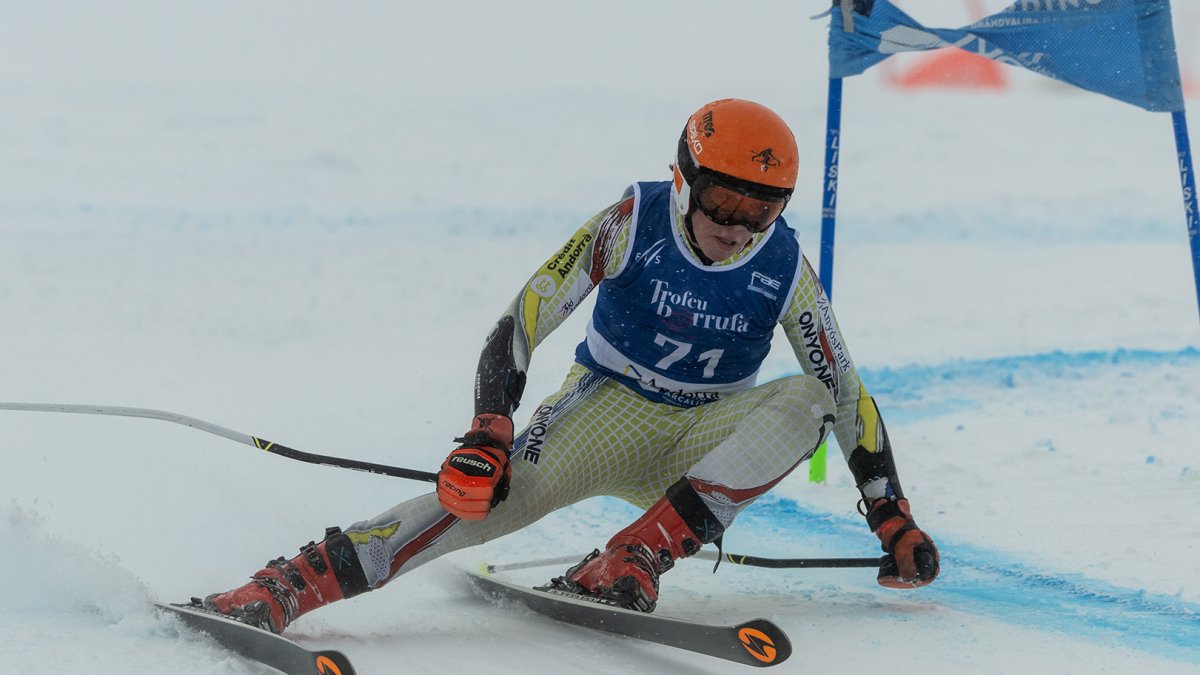 Ot Cusidó, or andorrà al gegant sub 14 masculí.