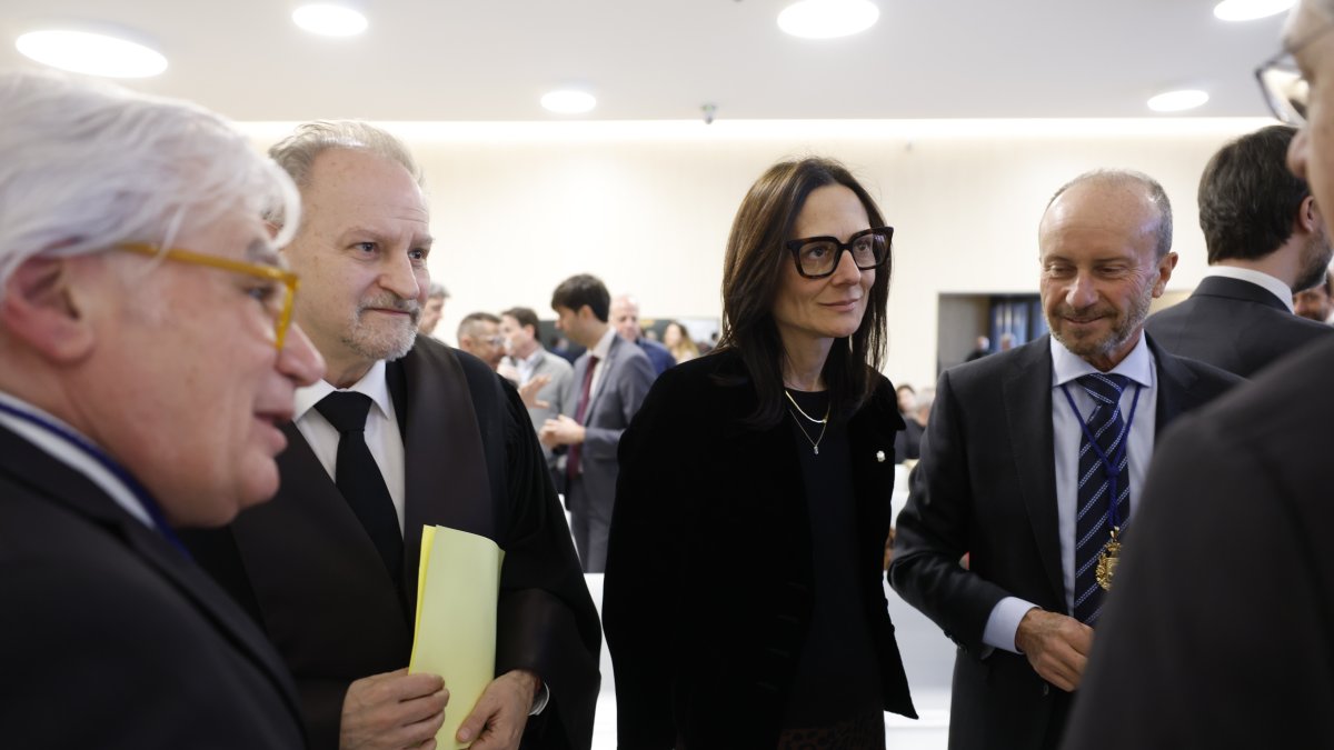 La ministra de Justícia i Interior, Ester Molné, amb el fiscal general de l'Estat, Xavier Sopena, i el president del Consell Superior de la Justícia, Josep Maria Rossell.