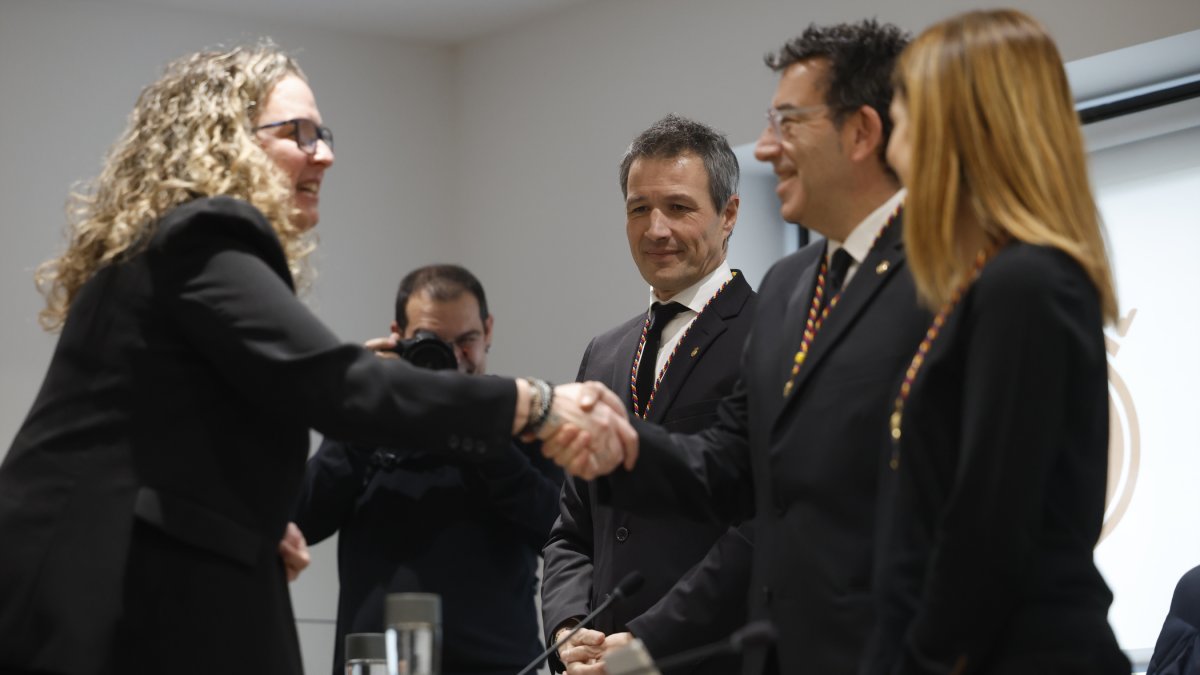 Astrié, al mig de la foto.