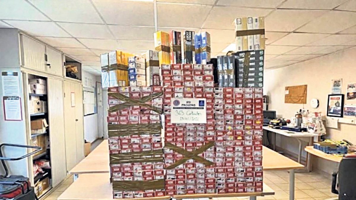 La duana francesa comissa 363 cartrons de tabac