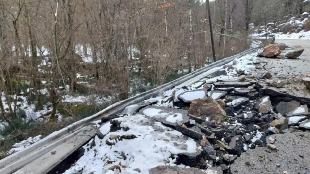 Estat del tall, ahir, a l’RN-20.