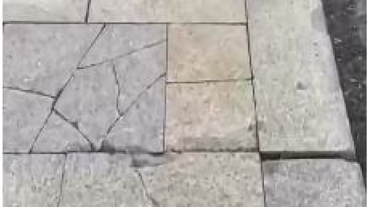 Esquerdes al carrer de la Plana.