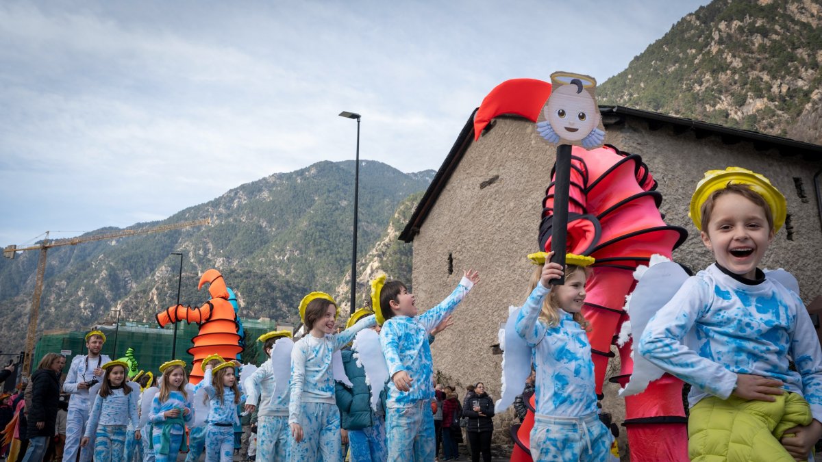 Un moment de la rua interescolar de l'any passat.