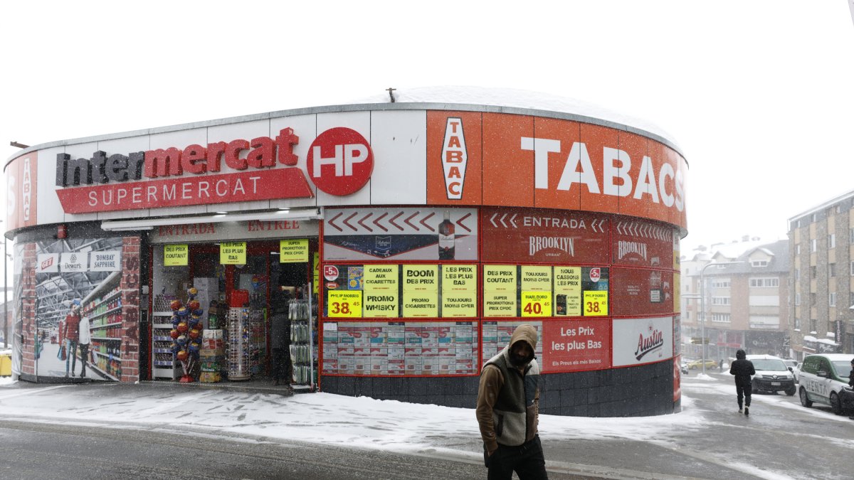 Un comerç de tabac del Pas de la Casa.