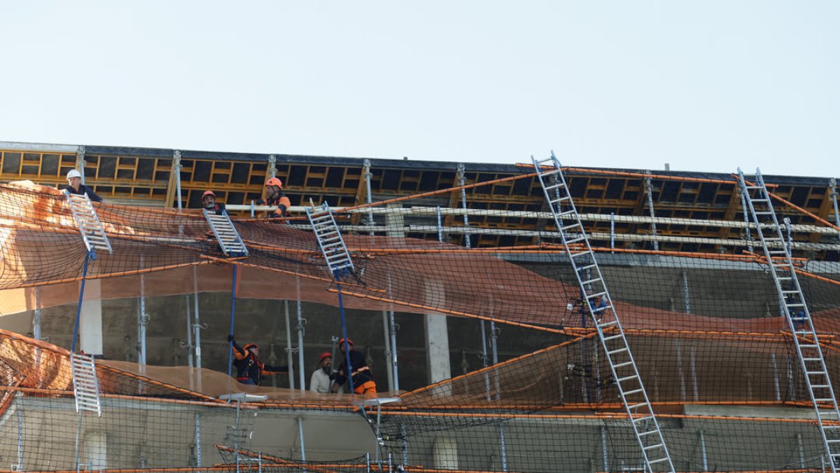 Treballadors en una obra a Andorra la Vella.