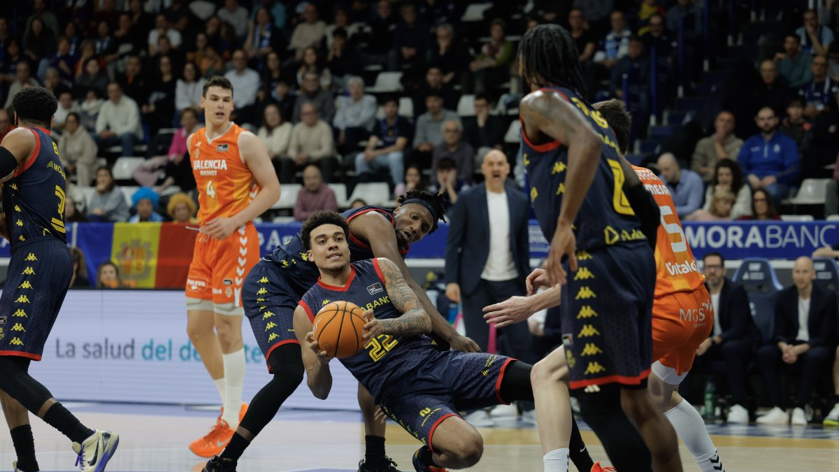 Un moment durant el partit entre el València i el MoraBanc