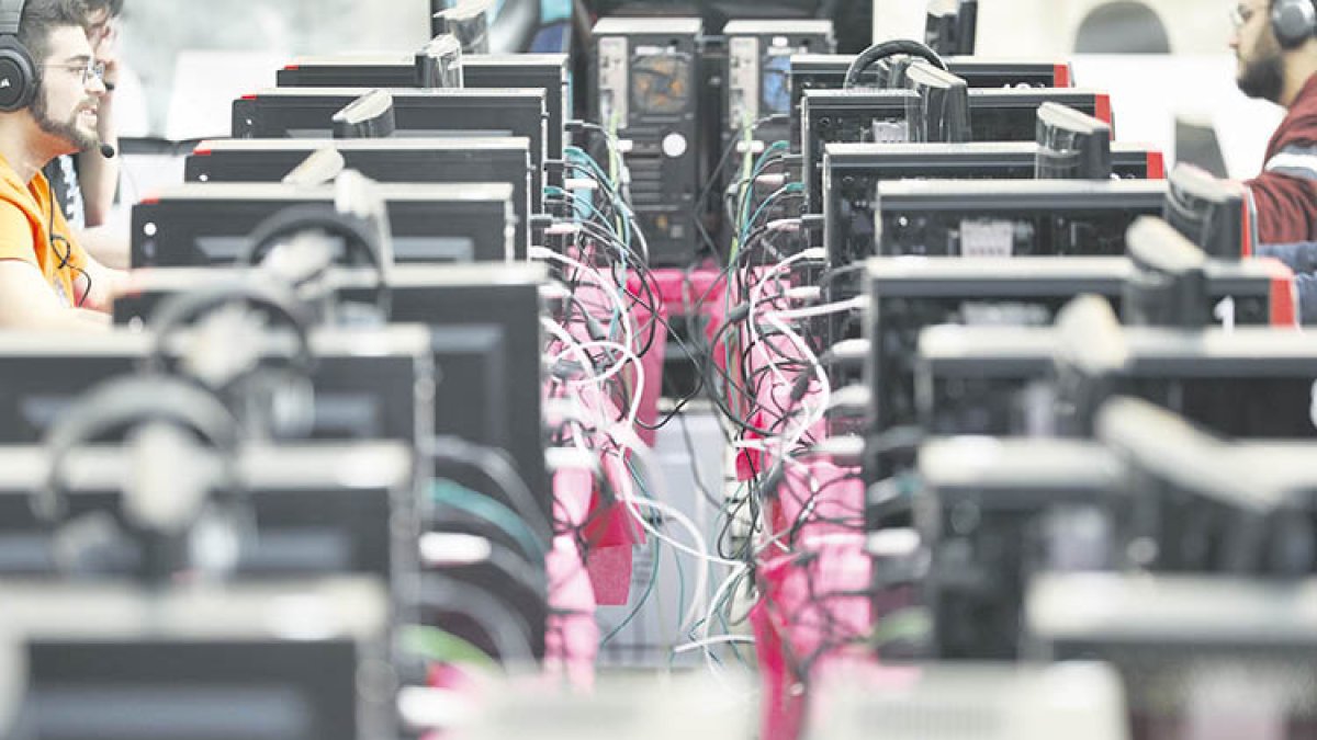 Ordinadors gaming durant una competició.