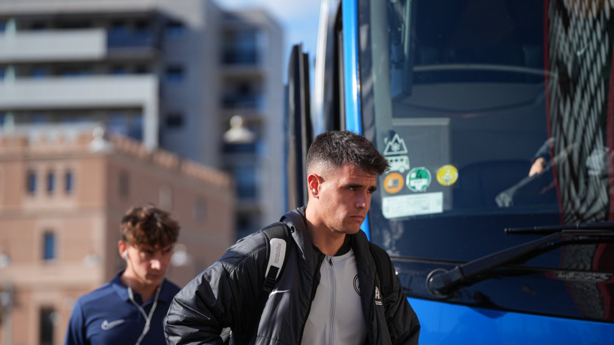 Carles Manso arribant a l’Estadi Johan Cruyff.
