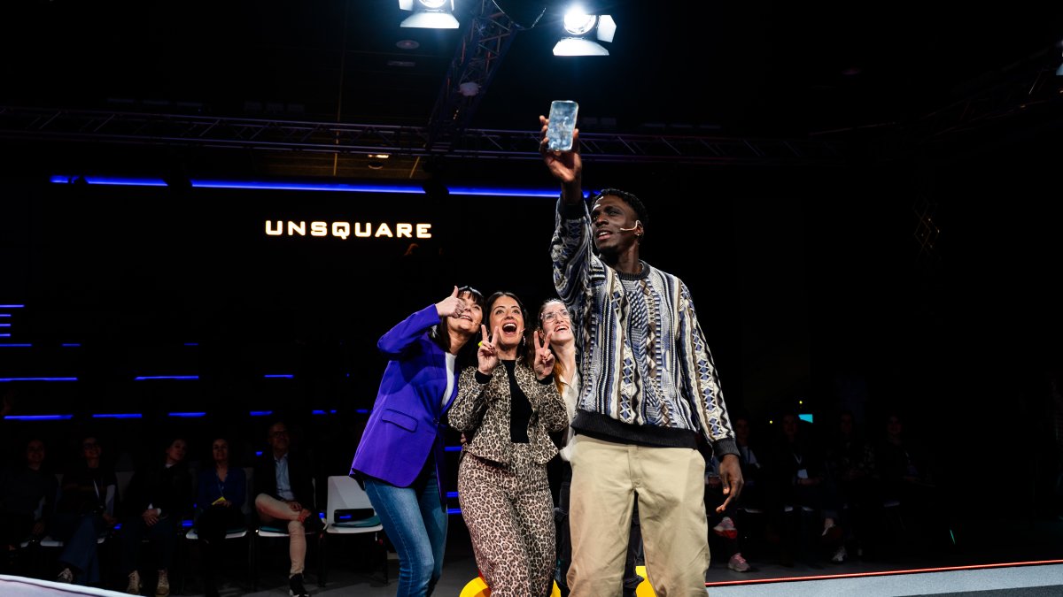 Bonell amb els youtubers.