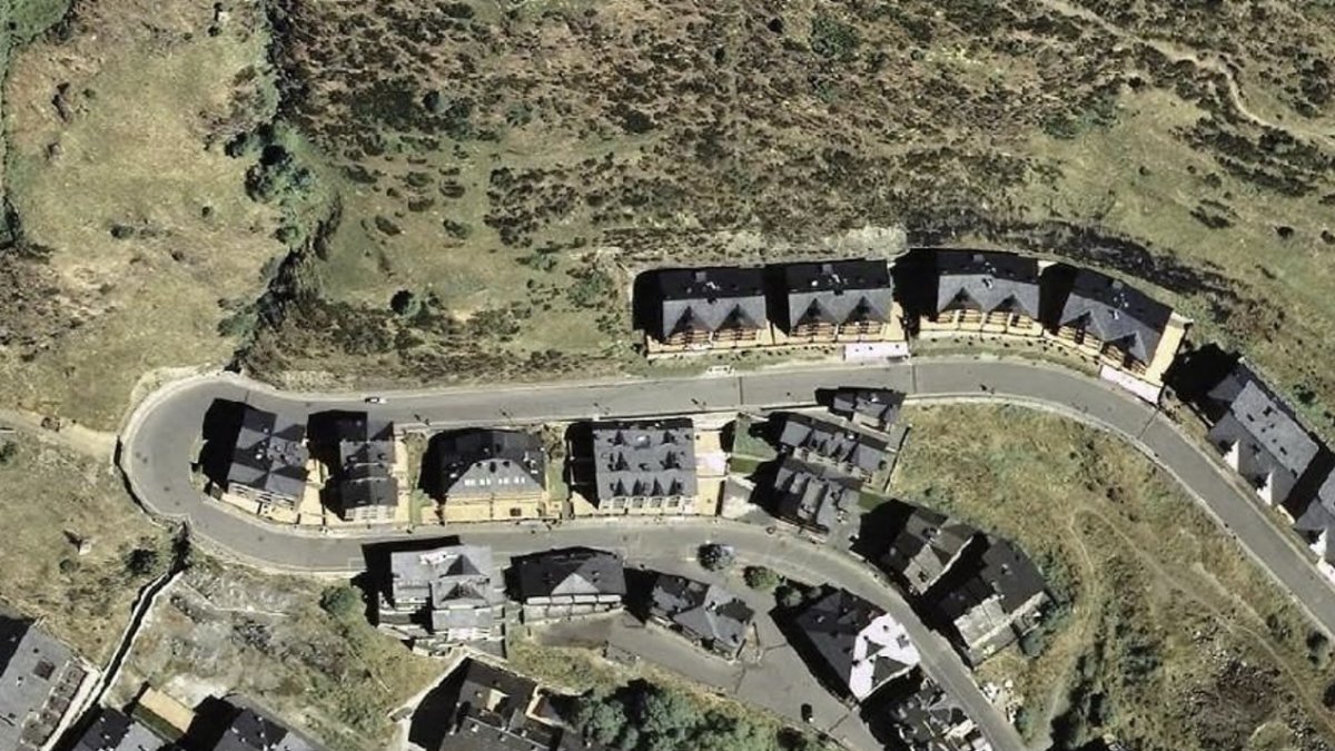 La part de la voravia a la urbanització Sant Pere del Tarter on es faran els treballs