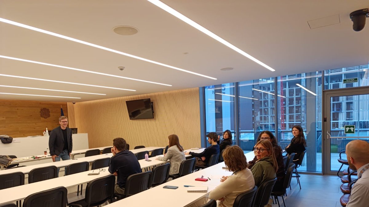 Diversos membres de la Justícia en el Workshop que s'ha dut a terme aquest matí, impartit per Ignasi Dalmases.