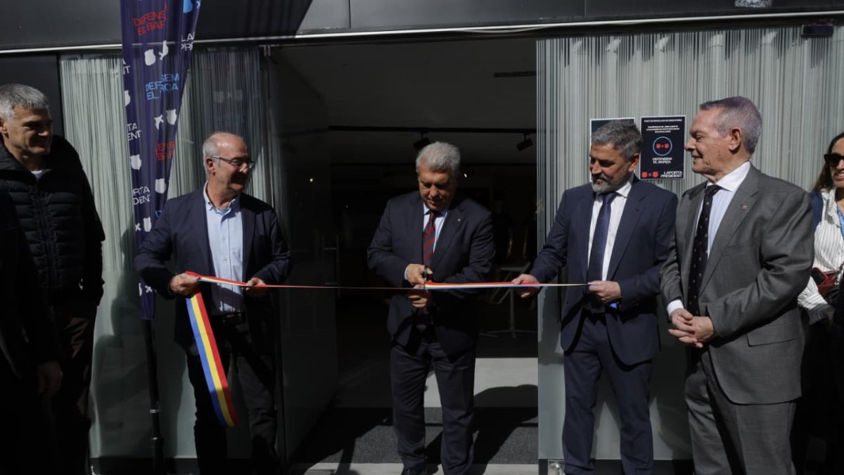 L'expresident del Barça, Joan Laporta, inaugurant el centre de recollida de signatures a Andorra la Vella.