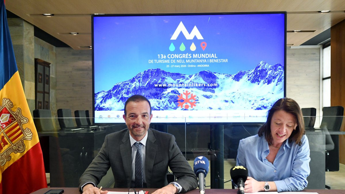 El ministre Torres i la cònsol Coma.