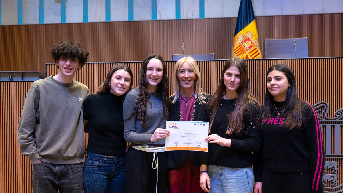 Els alumnes del Col·legi Sant Ermengol, guanyadors del la Lliga de debat.