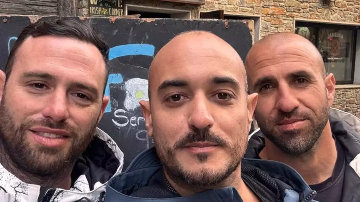 Els tres turistes d’Israel que van denunciar els fets.